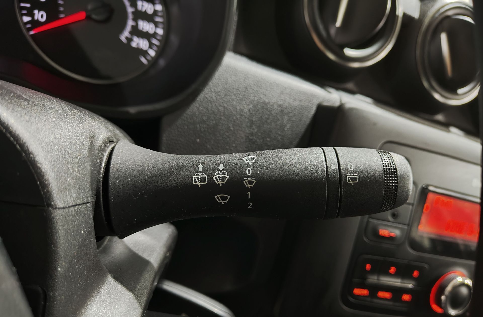 Dacia Duster Essential TCe 4x2 - foto 24