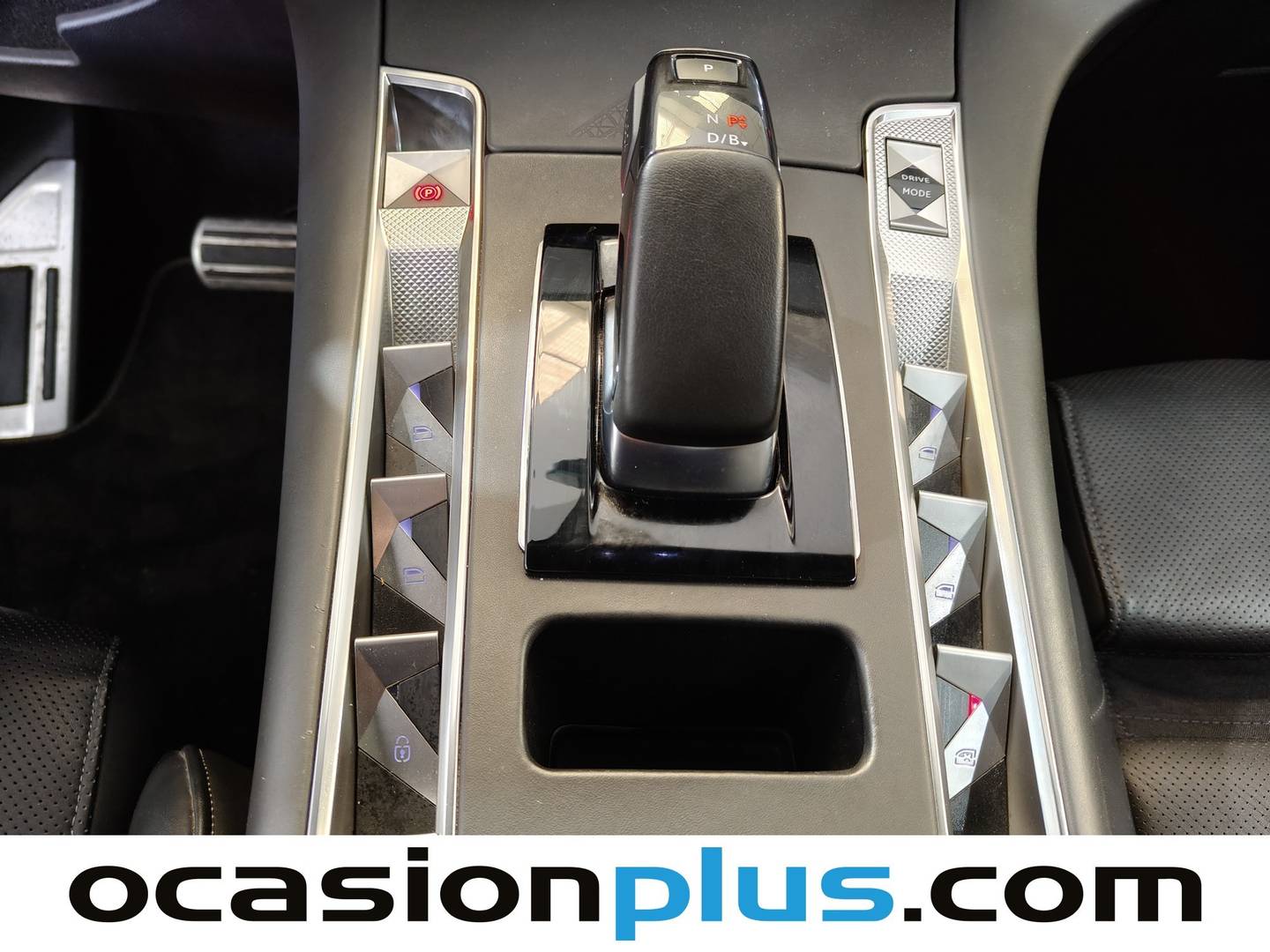 Foto DS DS 7 Crossback DS DS7 Crossback E-Tense 300 Louvre 4WD Auto (300 CV)