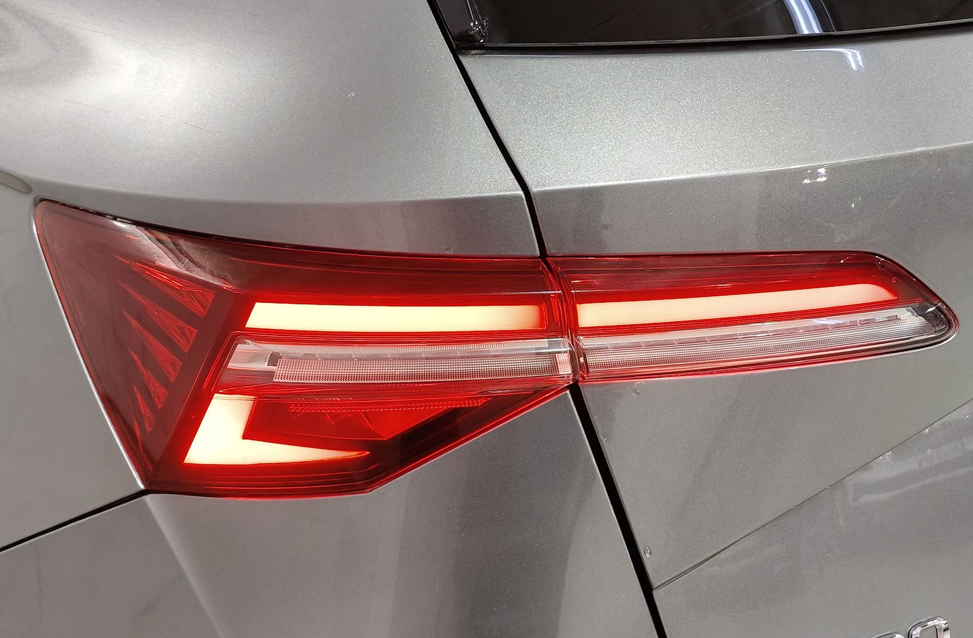 Škoda Karoq 1.5 TSI ACT Ambition DSG - foto 18
