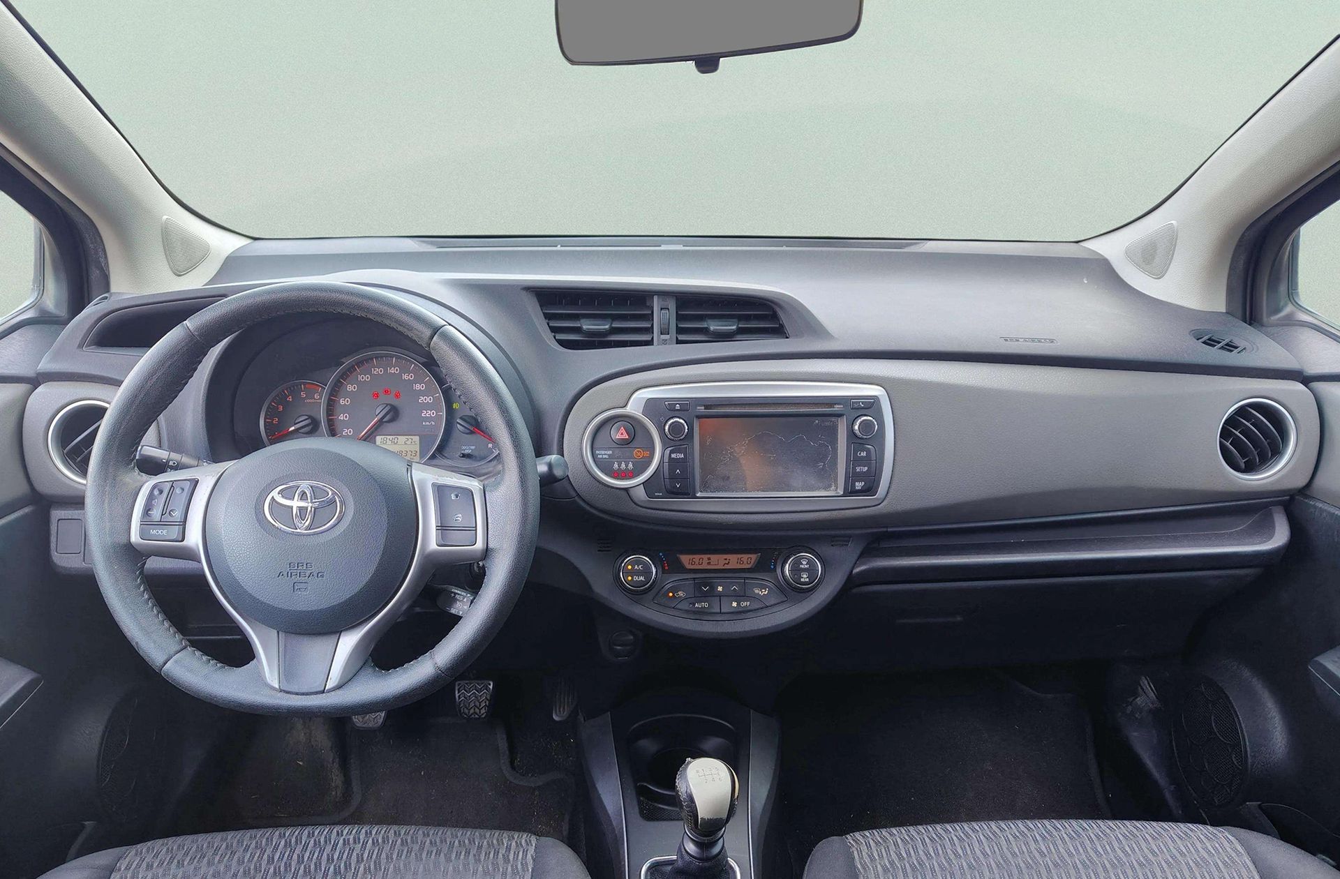 Toyota Yaris 90D Active - foto 6