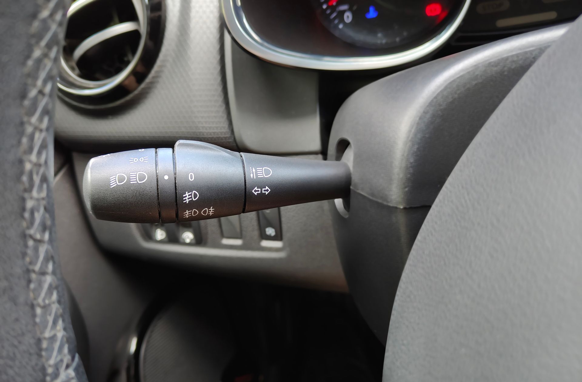 Renault Clio Limited TCe - foto 24