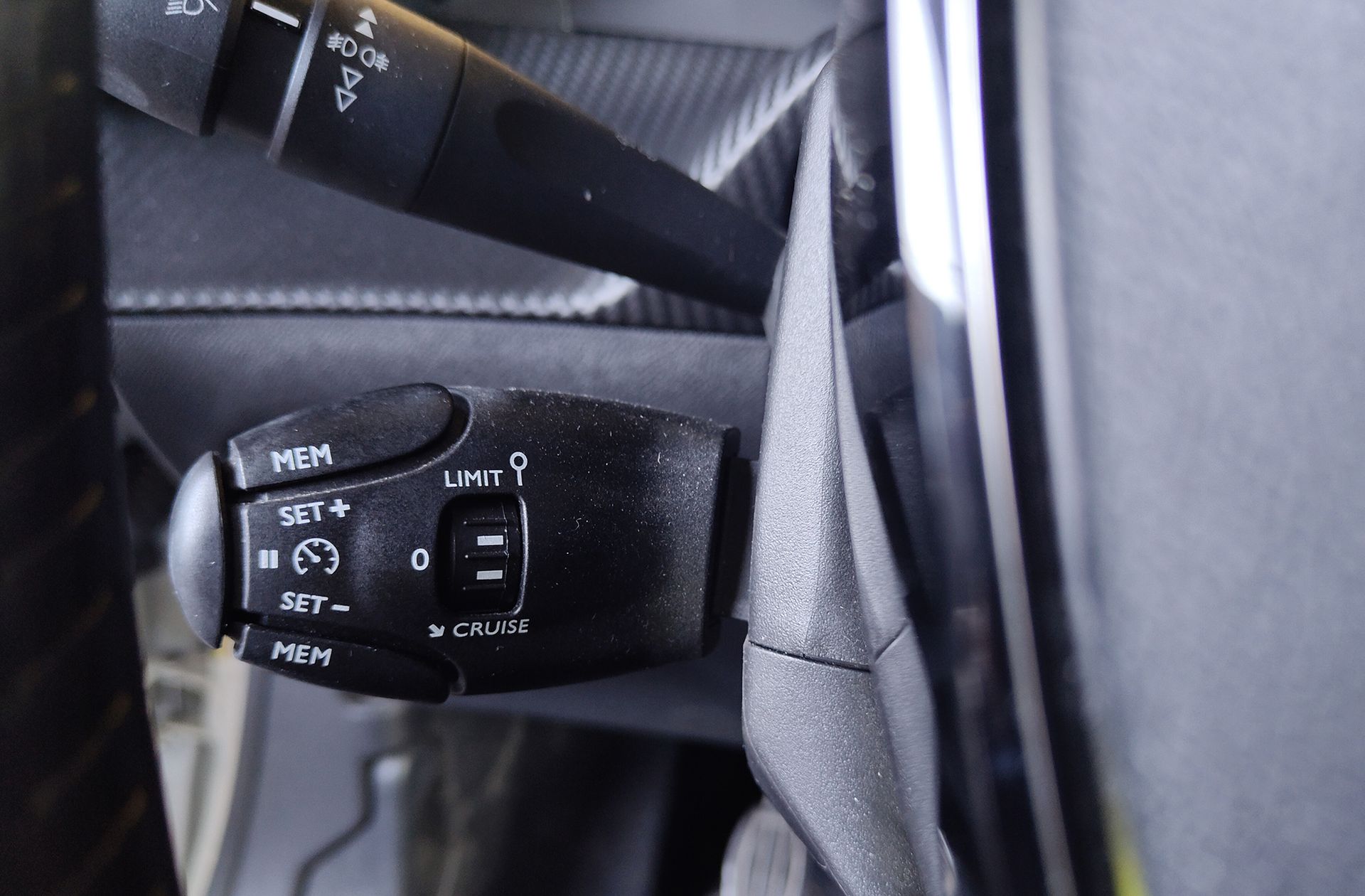 Peugeot 2008 PureTech 130 Allure Pack - foto 28