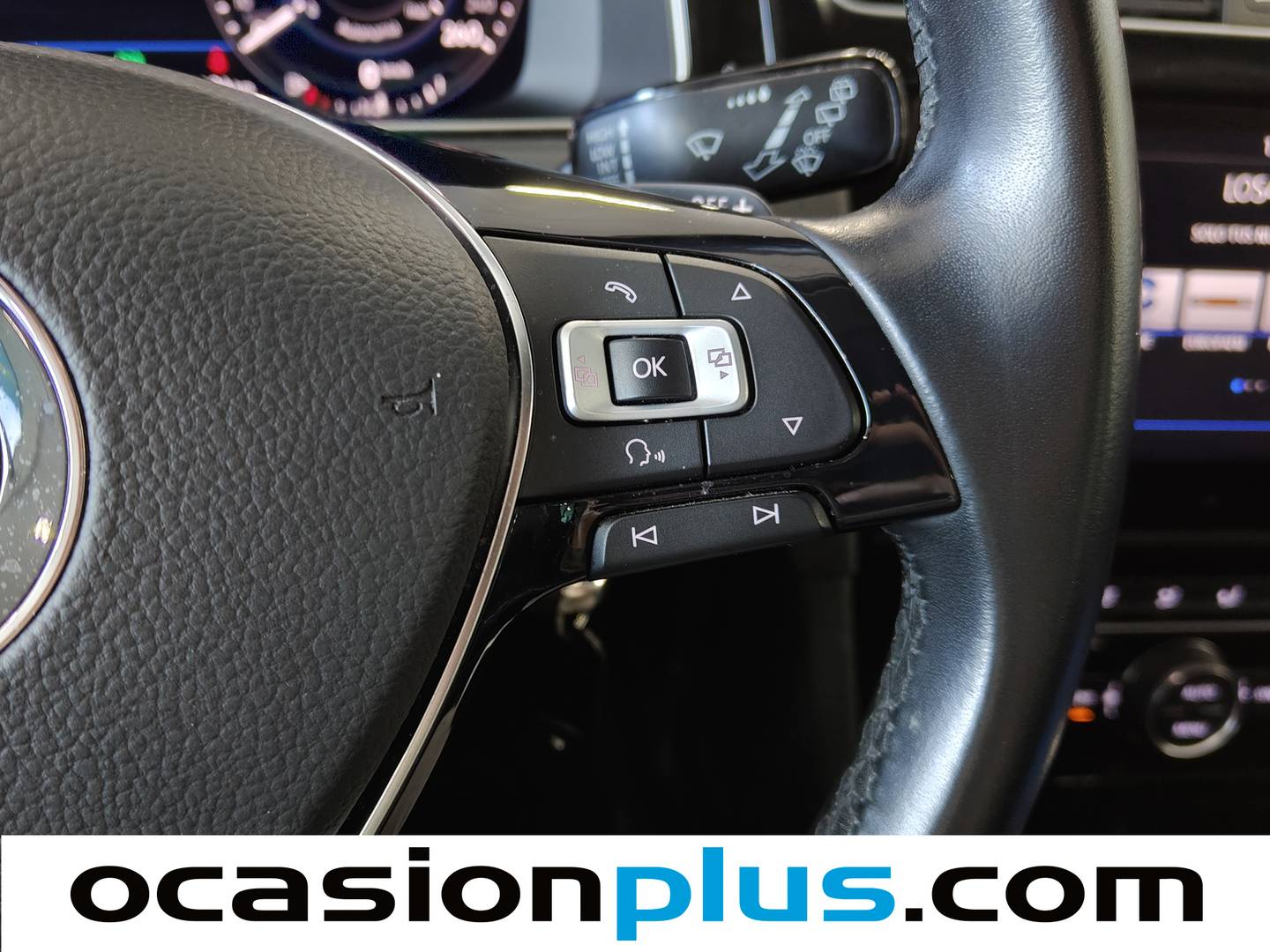 Foto Volkswagen Golf Volkswagen Golf Sport 2.0 TDI (150 CV) DSG Pack R-Line