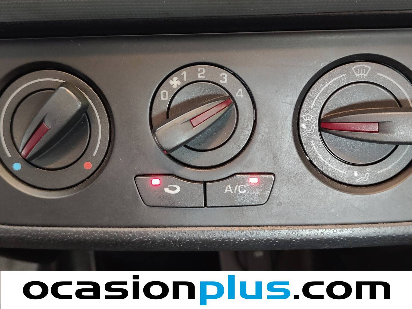 Extras y acabados del Seat Ibiza Seat Ibiza 1.6 TDI CR Reference (90 CV)