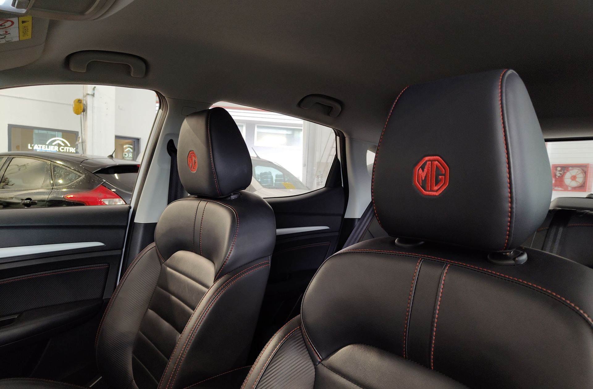 MG ZS 1.5 Luxury - foto 13