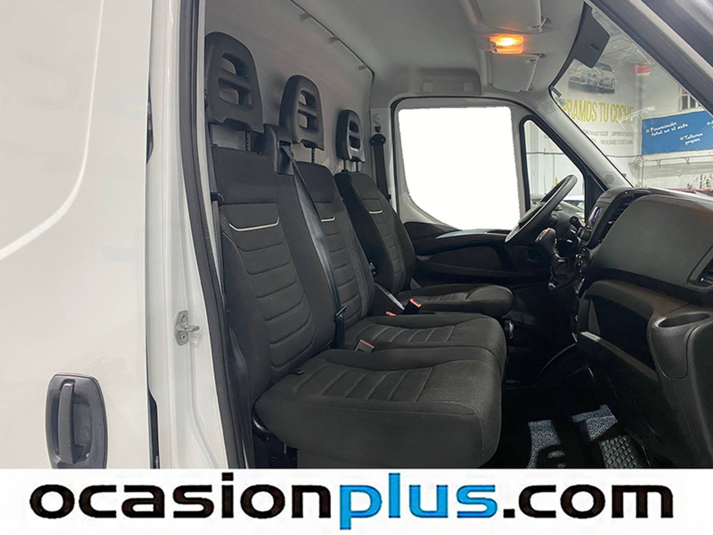 Foto Iveco Daily Iveco Daily Furgon 35S 16 V 3520L/H2 Auto (156 CV)