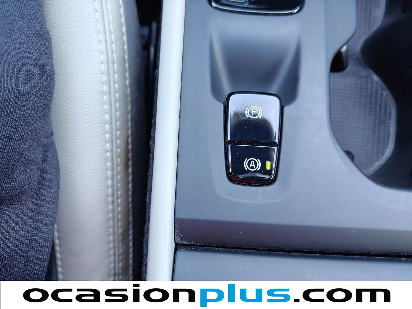 Foto Volvo XC40 Volvo XC40 T3 Business Plus Auto (163 CV)