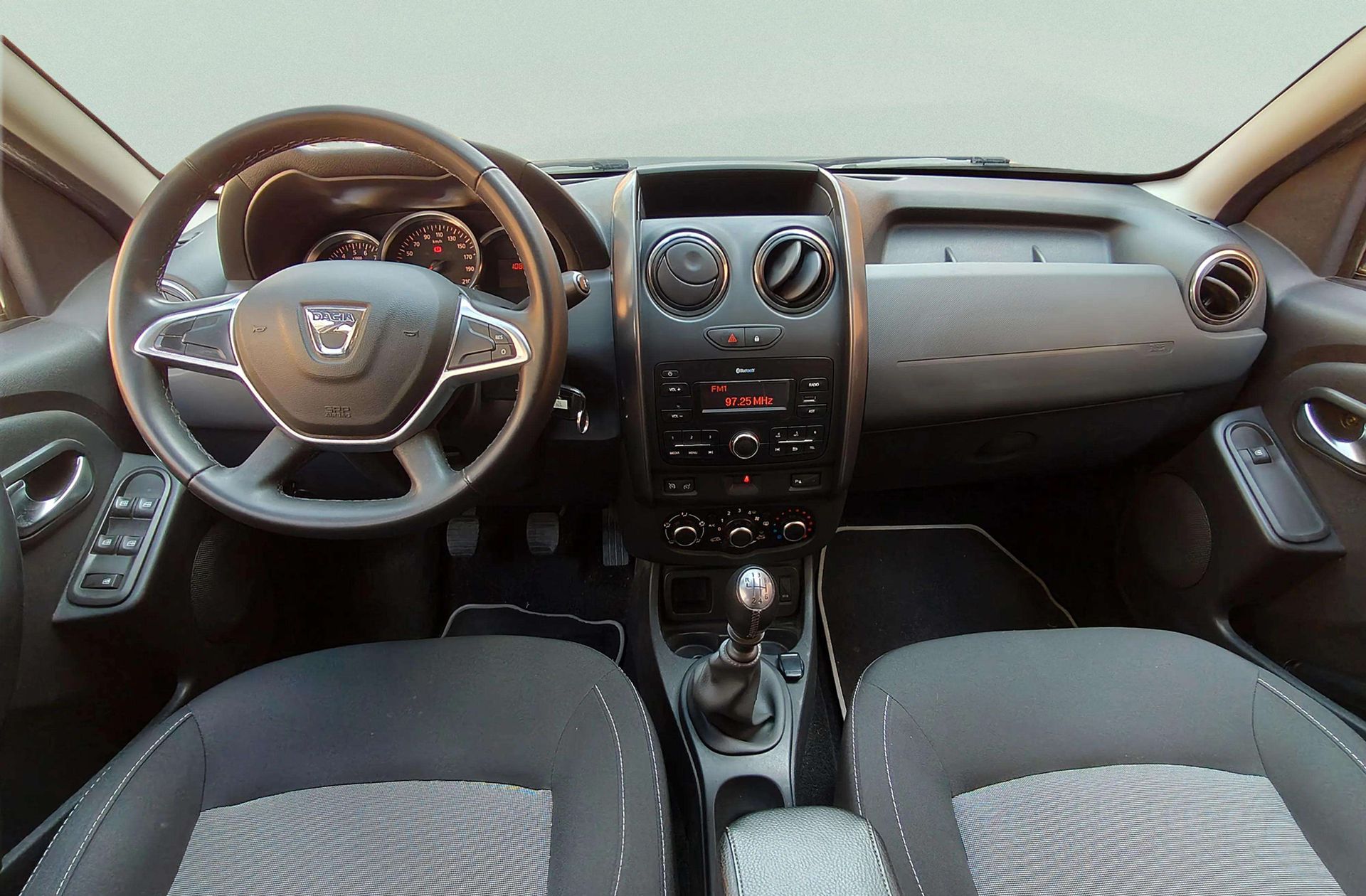 Dacia Duster Laureate TCe 4x2 - foto 6