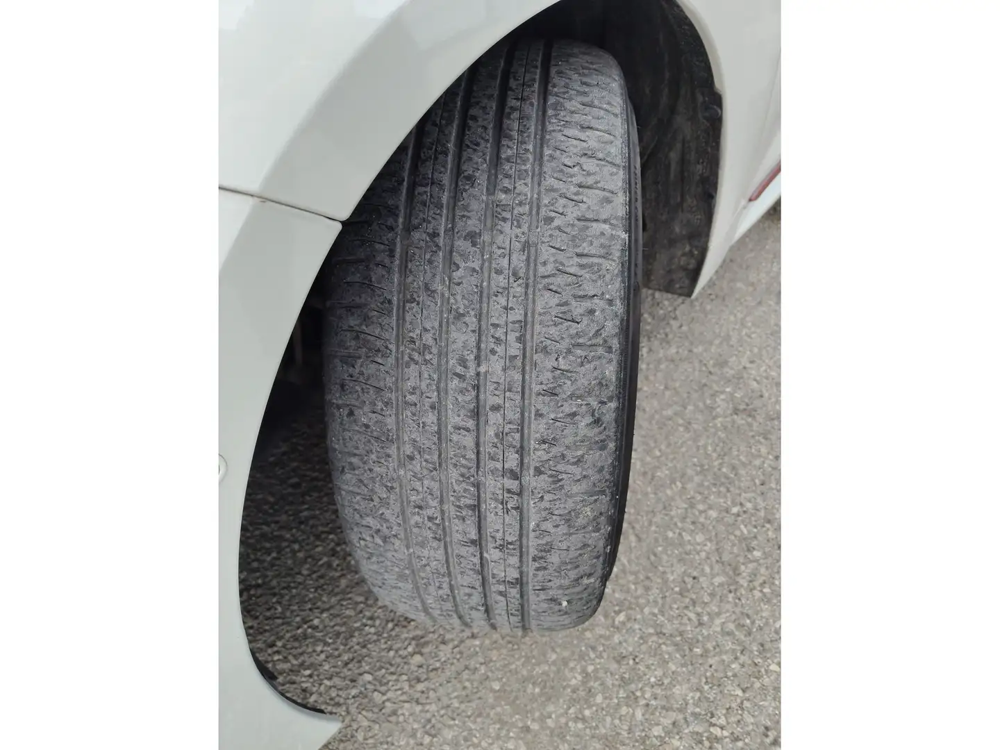 Foto Toyota Corolla Toyota Corolla 180H Advance E-CVT (180 CV)