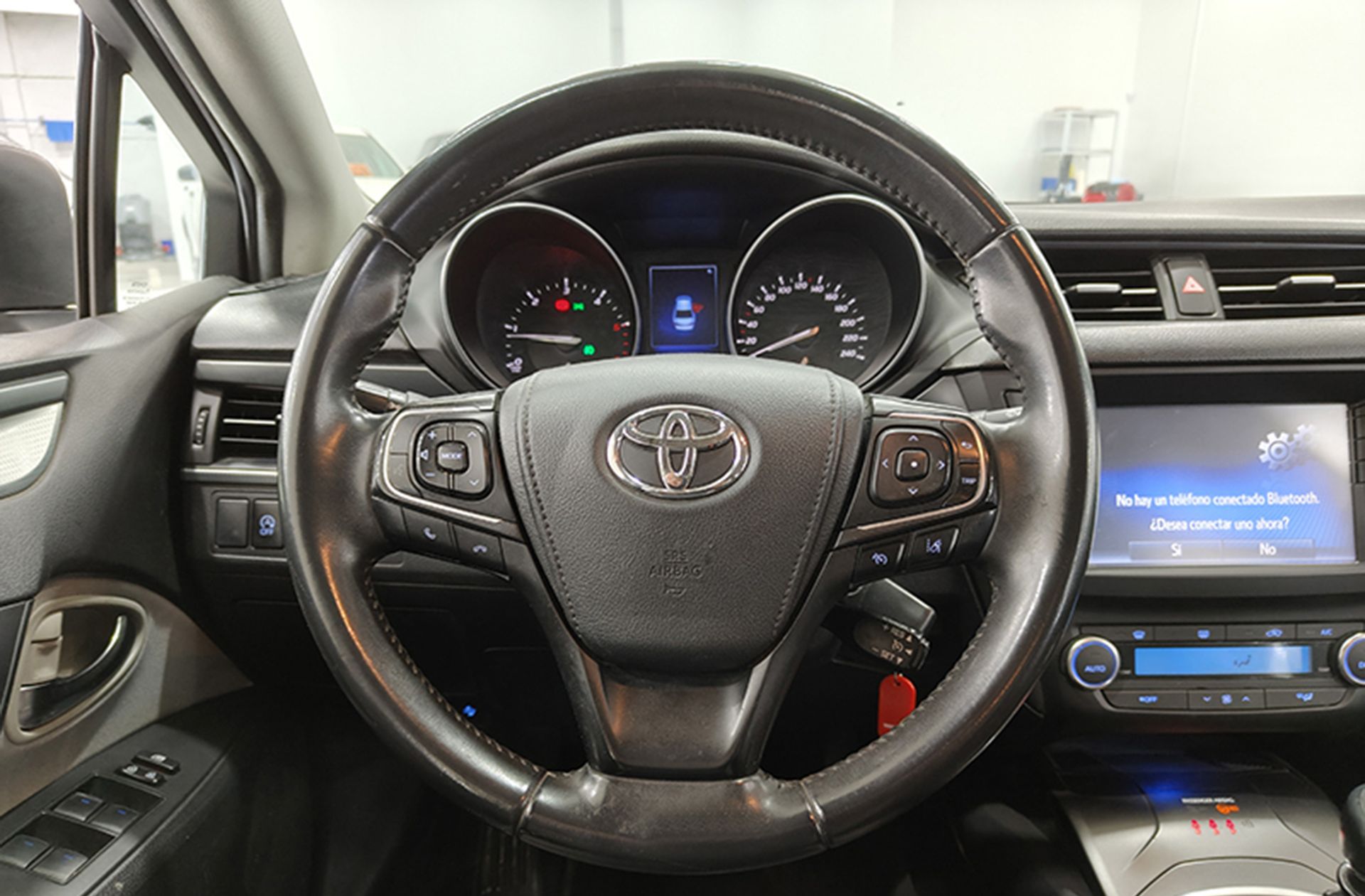Toyota Avensis 150D Advance - foto 18