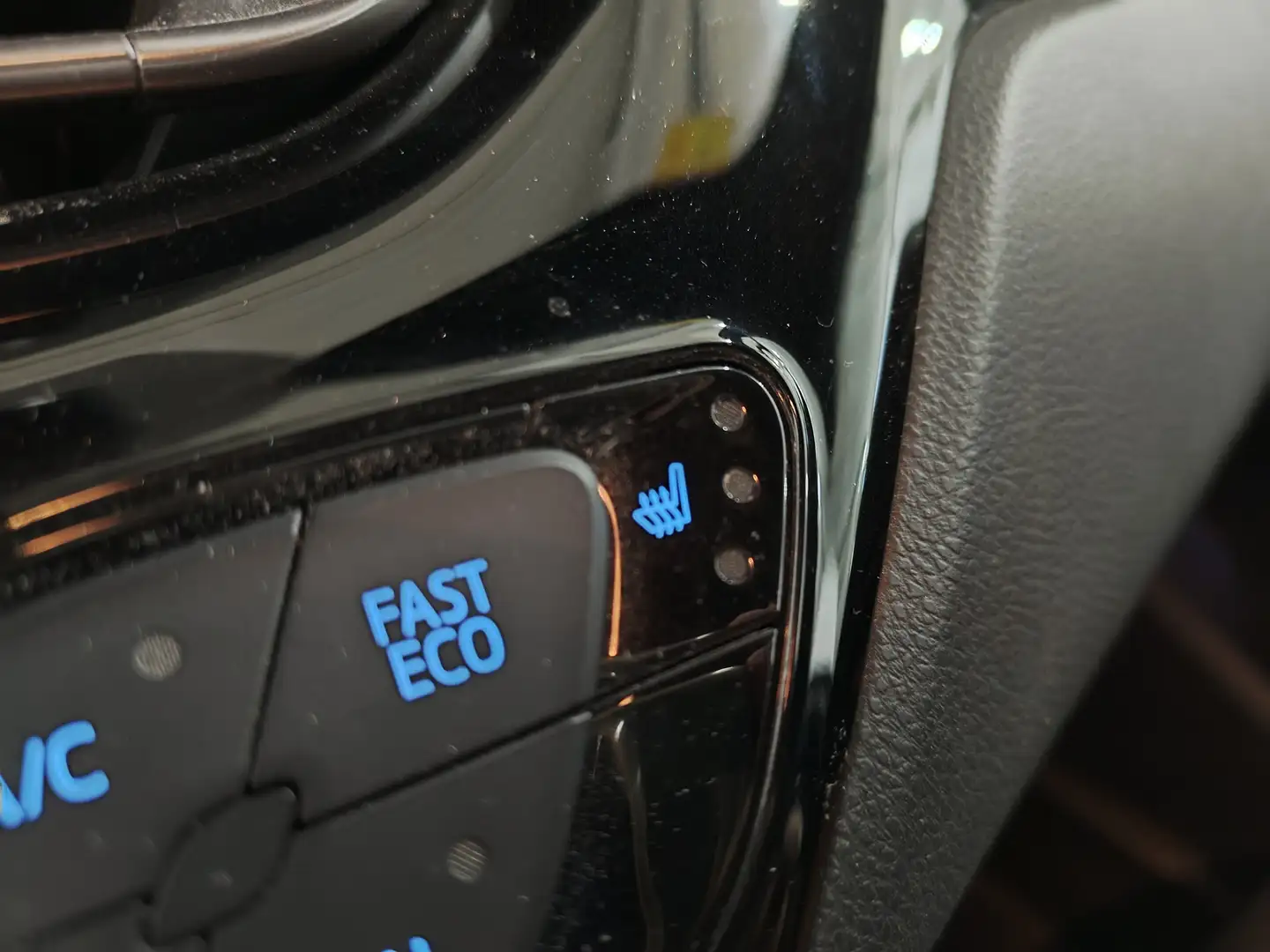 Foto Toyota C-HR Toyota C-HR 1.8 125H Advance (122 CV)