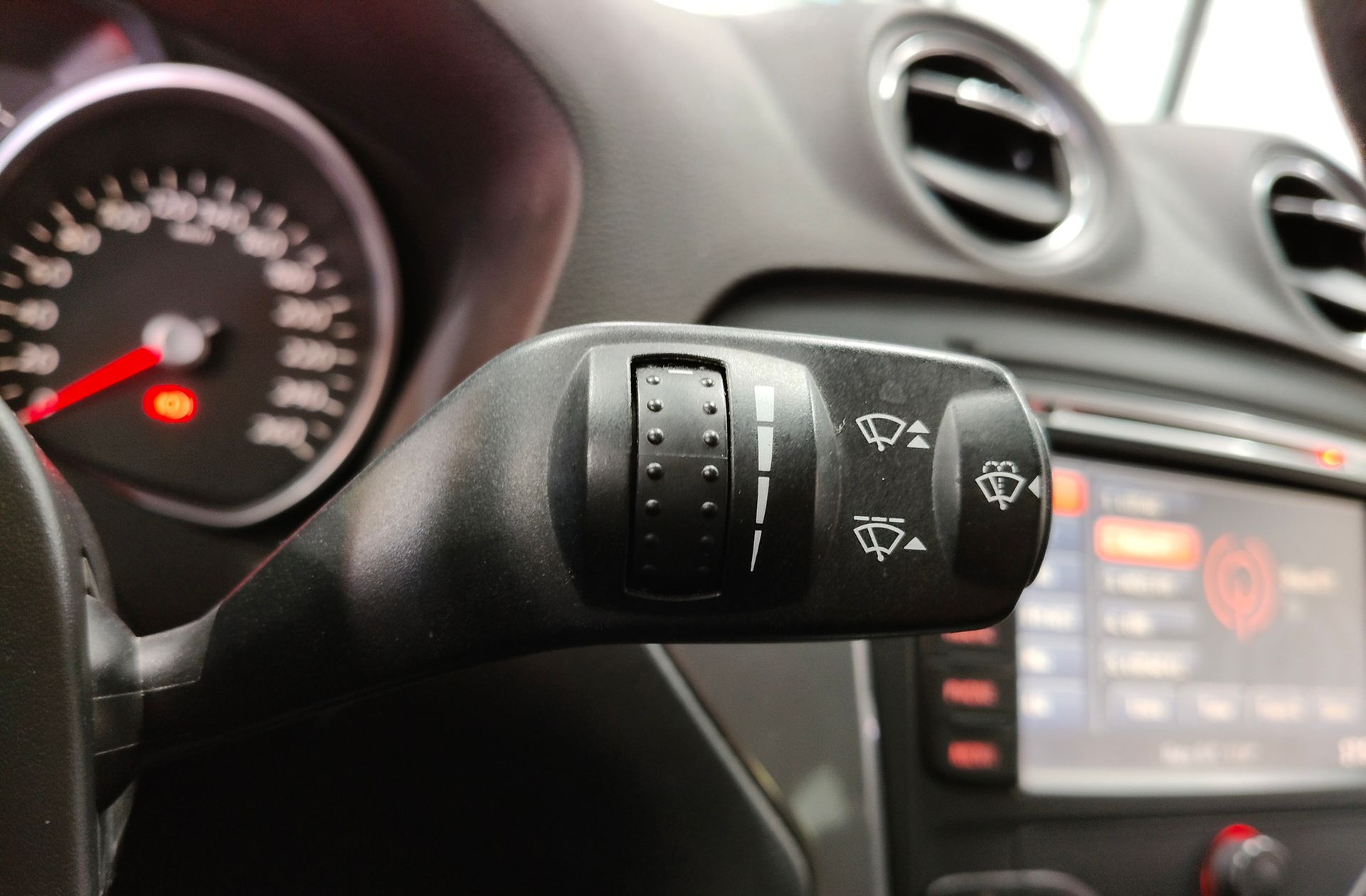 Ford Mondeo SportBreak 2.0 TDCi Limited Edition - foto 25
