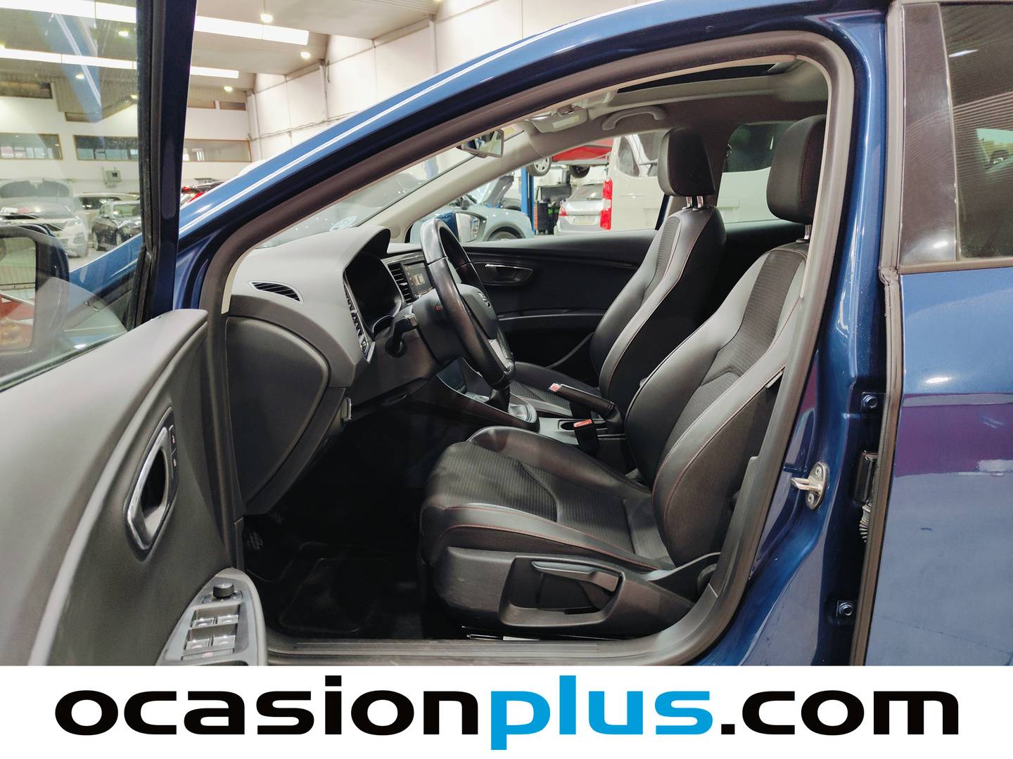 Foto asientos delanteros Seat León Seat León 1.8 TSI S&S FR Plus (180 CV)