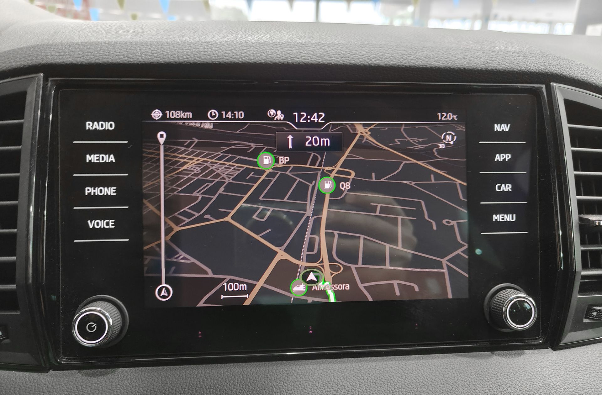 Škoda Karoq 1.5 TSI ACT Sportline DSG - foto 8