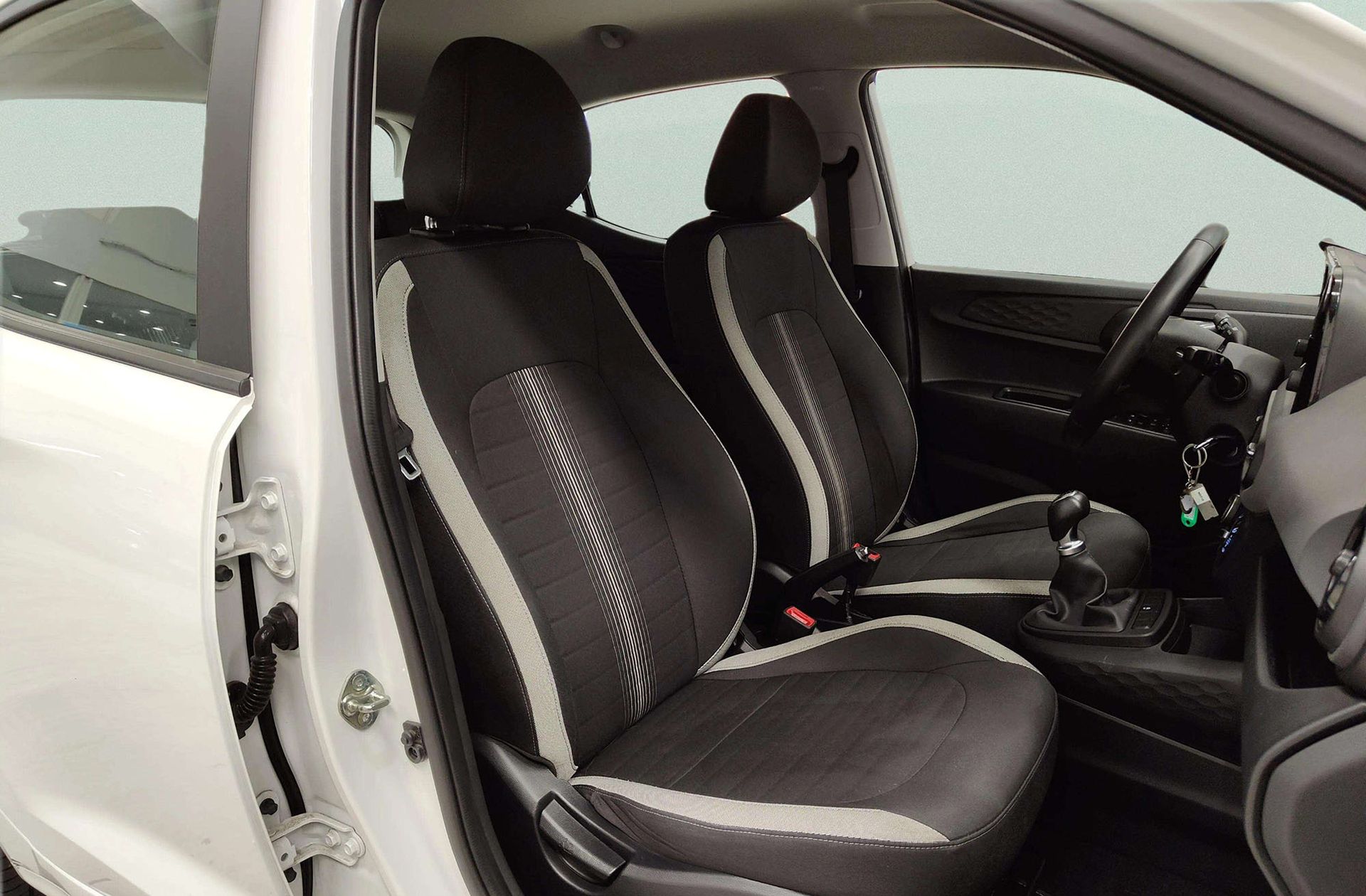 Hyundai i10 1.0 Klass - foto 18