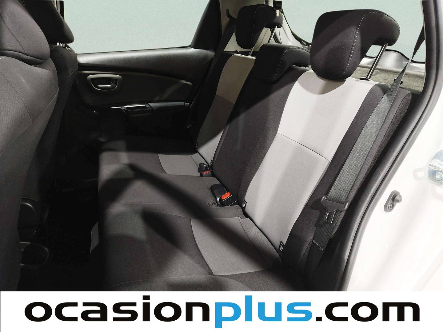 Foto asientos traseros Toyota Yaris Toyota Yaris 1.5 Hybrid Active (100 CV)