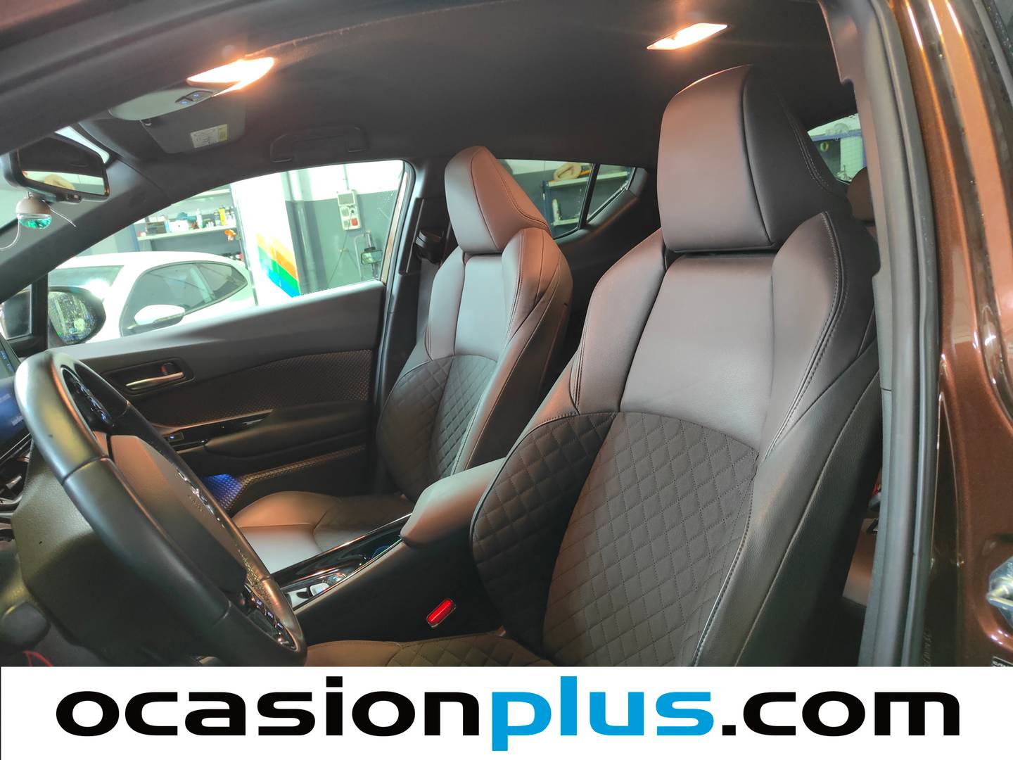 Foto Toyota C-HR Toyota C-HR 1.8 125H Style Plus (122 CV)