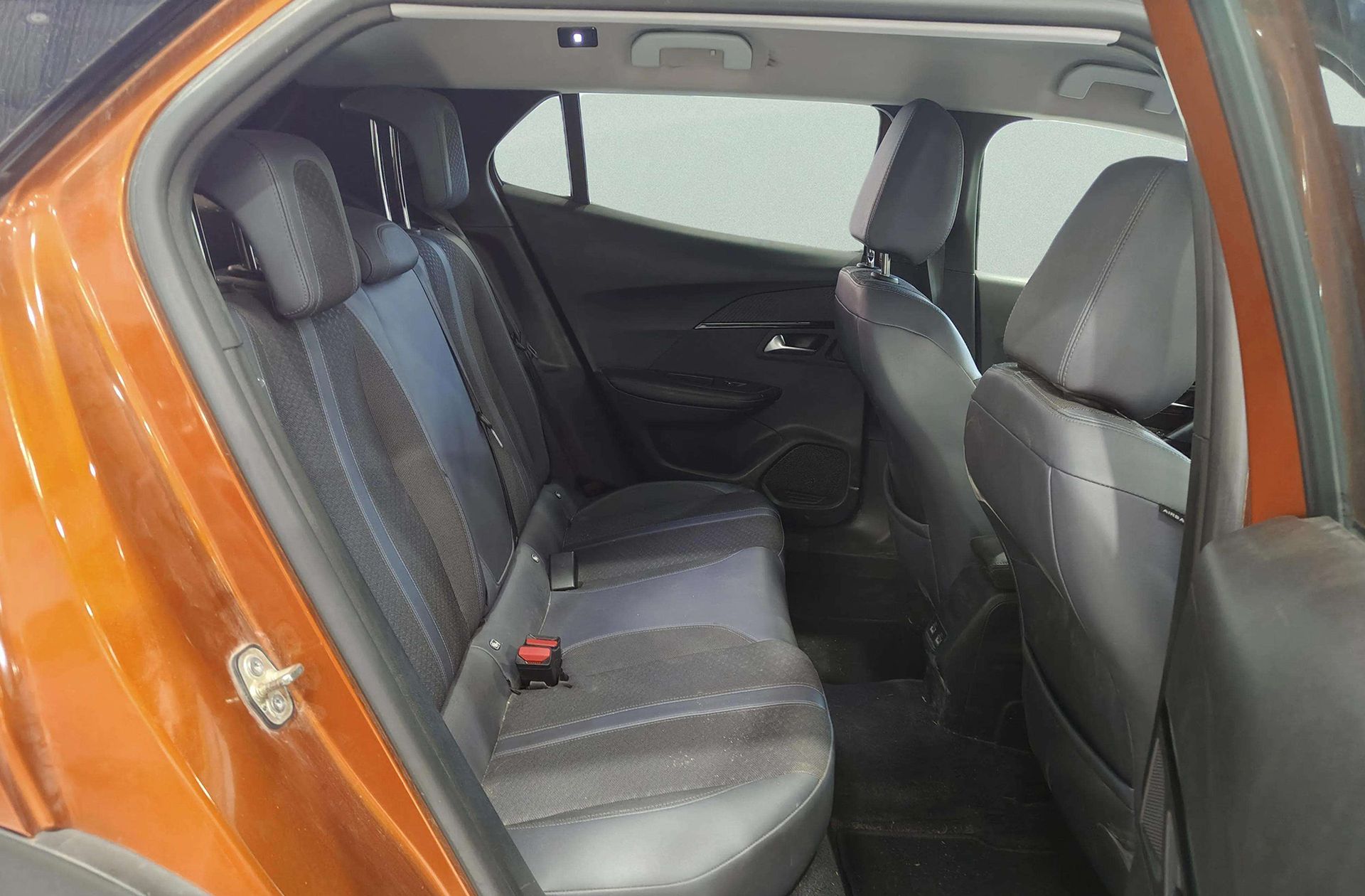 Peugeot 2008 PureTech 130 Allure - foto 17