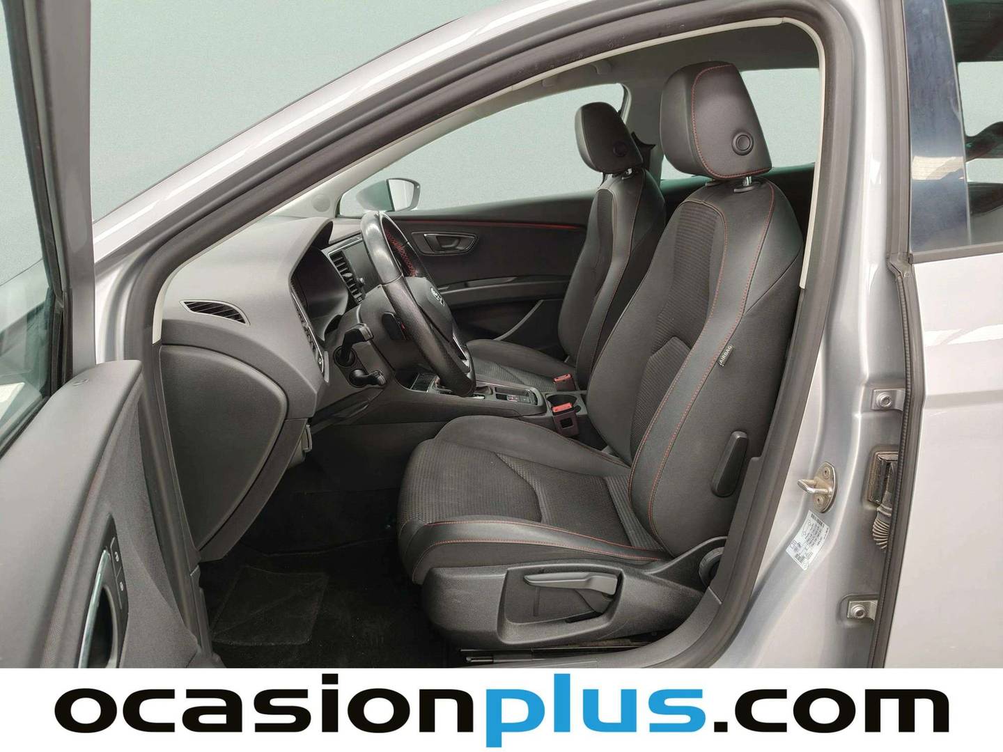 Foto asientos delanteros Seat León Seat León ST ST 2.0 TDI S&S FR DSG (150 CV)