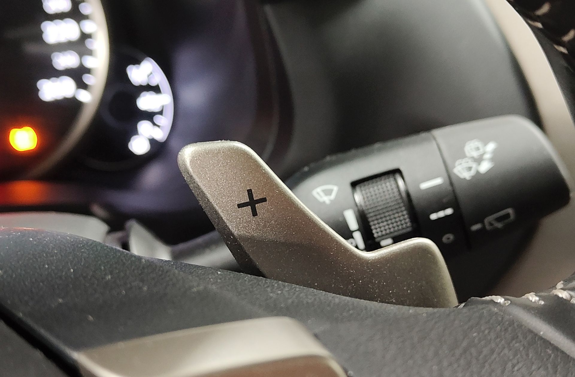 Lexus NX 300h Executive 4WD - foto 36