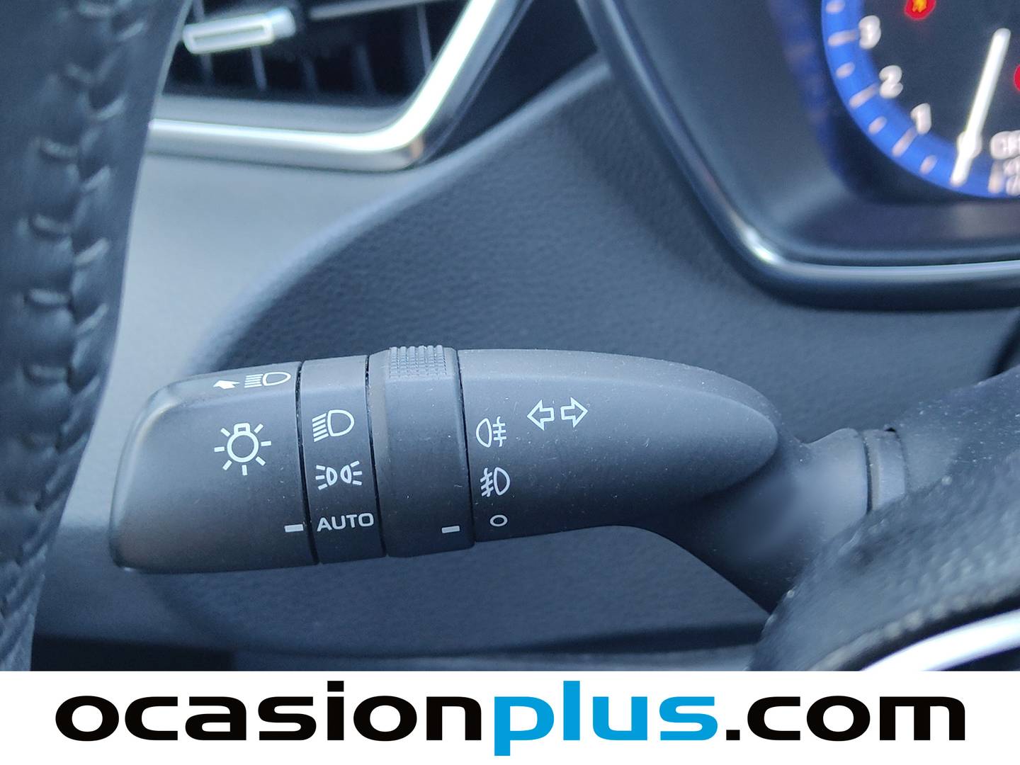 Toyota Corolla Toyota Corolla 1.8 125H Business Plus E-CVT (122 CV) de segunda mano