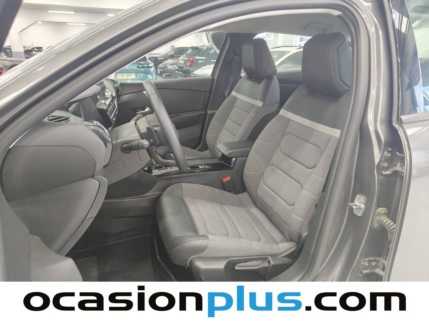 Foto Citroën C4 X Citroen C4 X PureTech 130 S&S Plus EAT8 (131 CV)