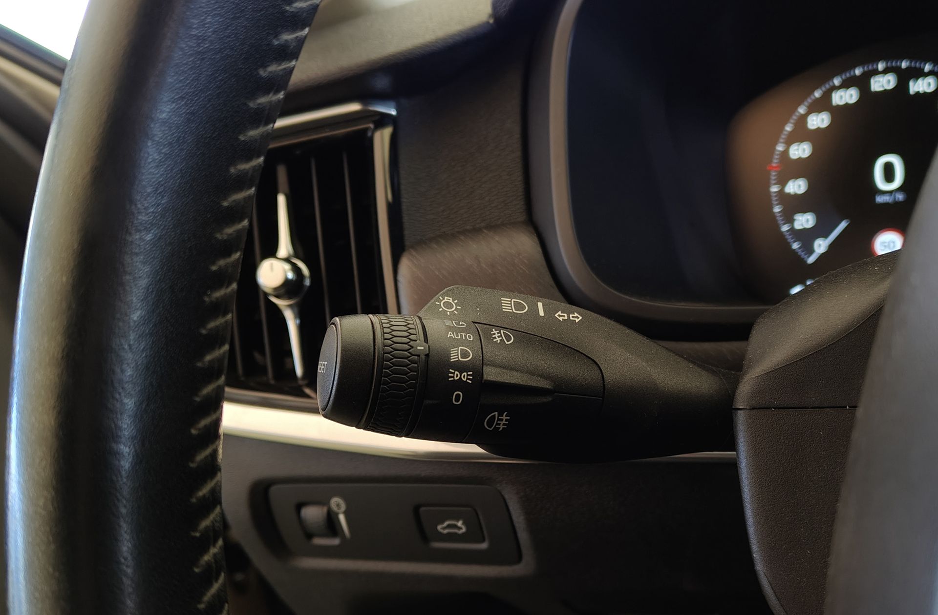 Volvo V90 D5 AWD - foto 32