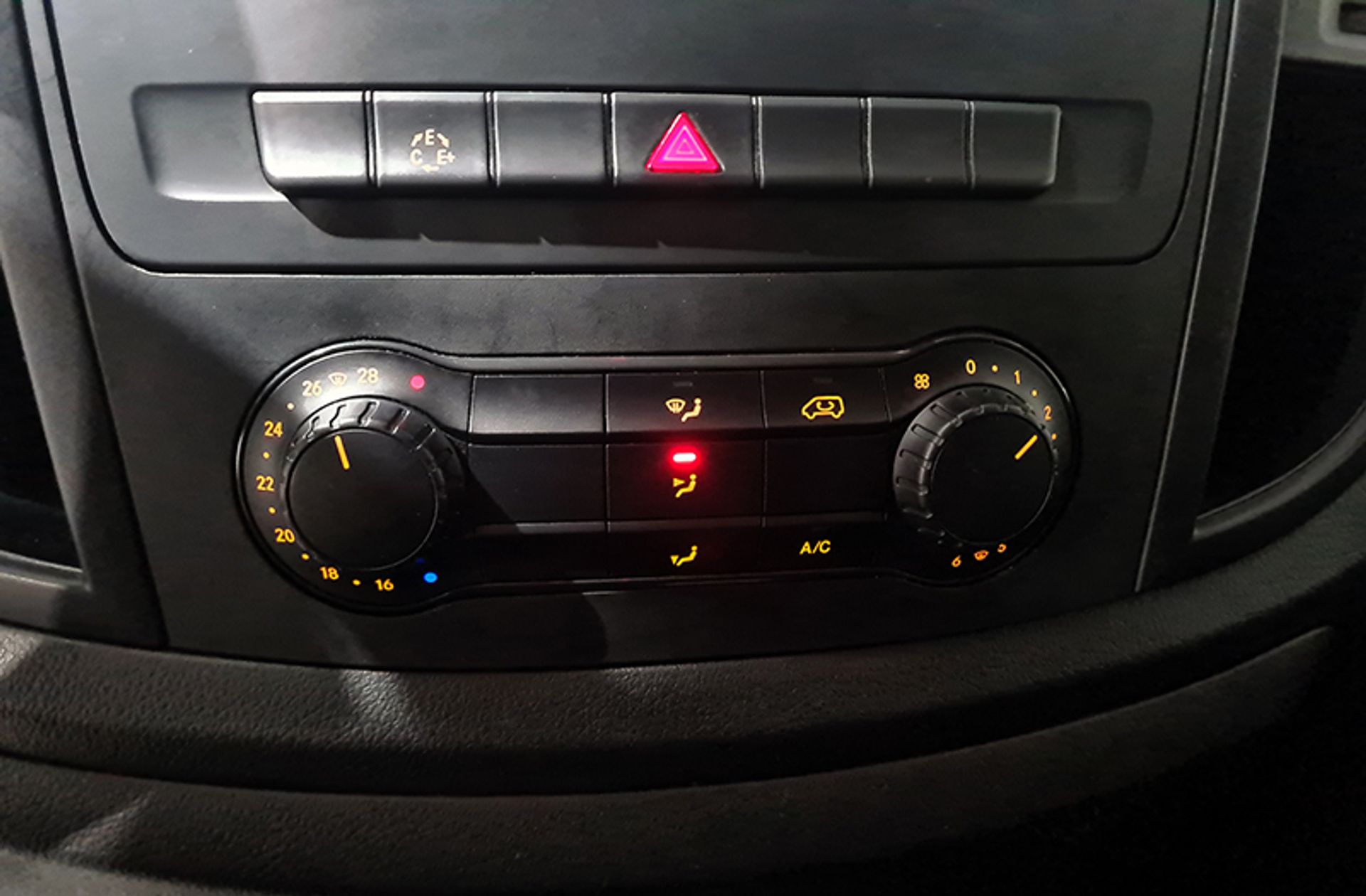 Mercedes-Benz Vito Furgon e-Vito 111 Larga - foto 27