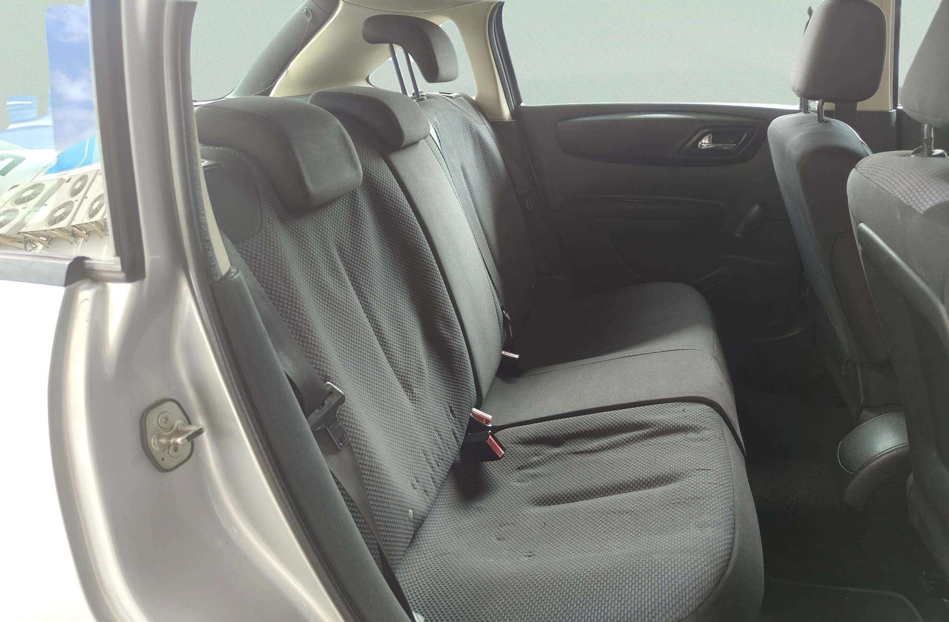 Citroën C4 1.6 HDi LX - foto 15