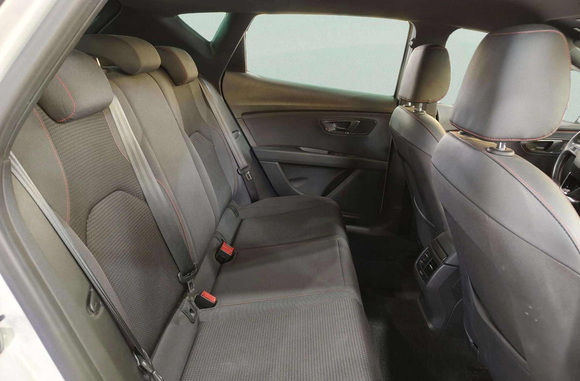 SEAT León 1.5 TSI FR Black Edition - foto 18