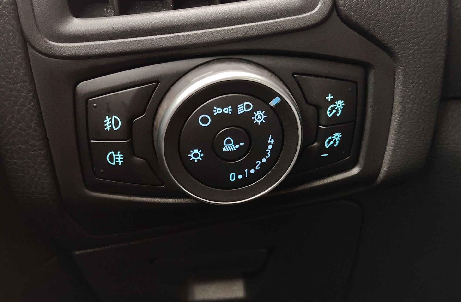 Ford Focus 1.5 TDCi Trend+ - foto 23