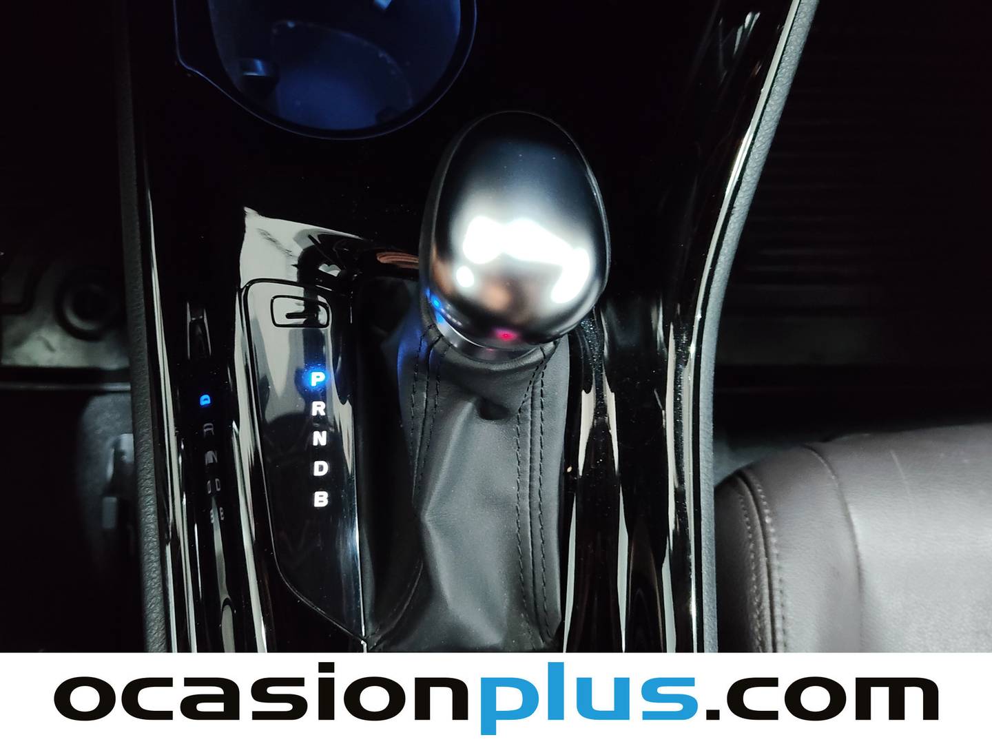 Foto Toyota C-HR Toyota C-HR 1.8 125H Dynamic Plus (122 CV)