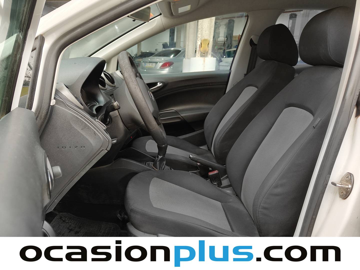 Foto asientos delanteros Seat Ibiza Seat Ibiza 1.4 TDI CR S&S Full Connect (90 CV)