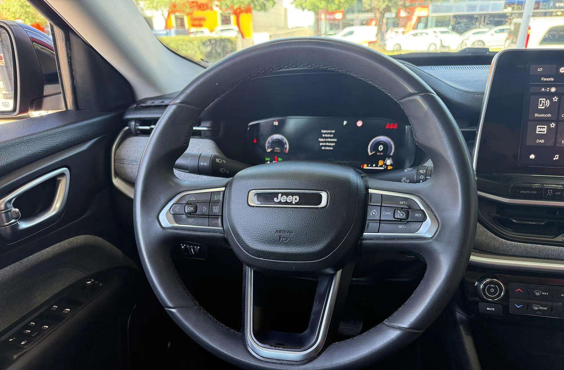 Jeep Compass eHybrid 1.5 MHEV Longitude DCT - foto 18