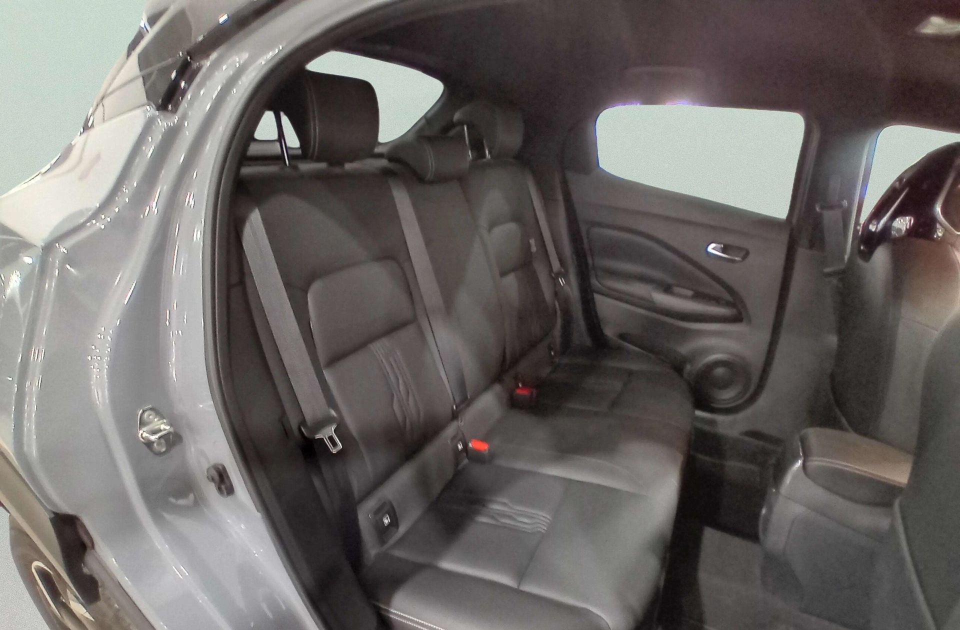 Nissan Juke DIG-T 114 N-Design Silver 4x2 - foto 18