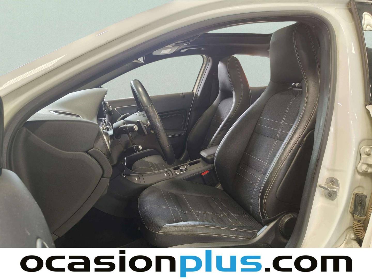 Foto asientos delanteros Mercedes Clase A Mercedes Clase A 200 CDI Blue Efficiency Style (136 CV)
