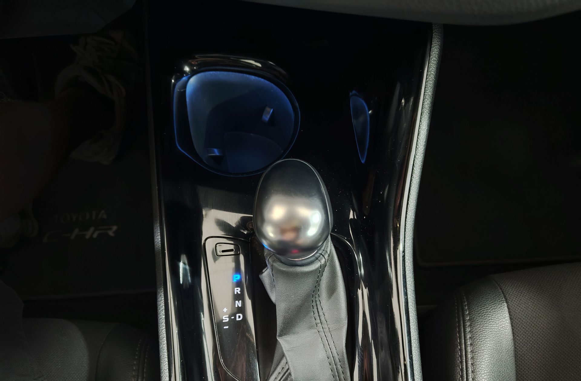 Toyota C-HR 180H Advance - foto 5