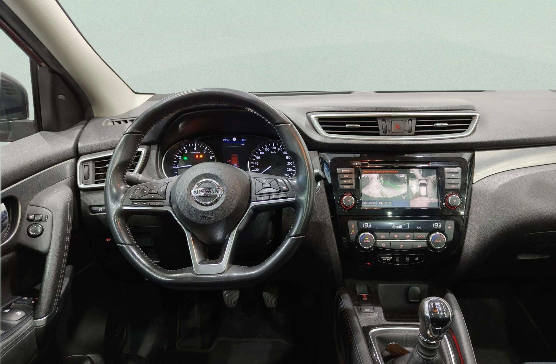 Nissan Qashqai DIG-T 140 Tekna 4x2 - foto 27