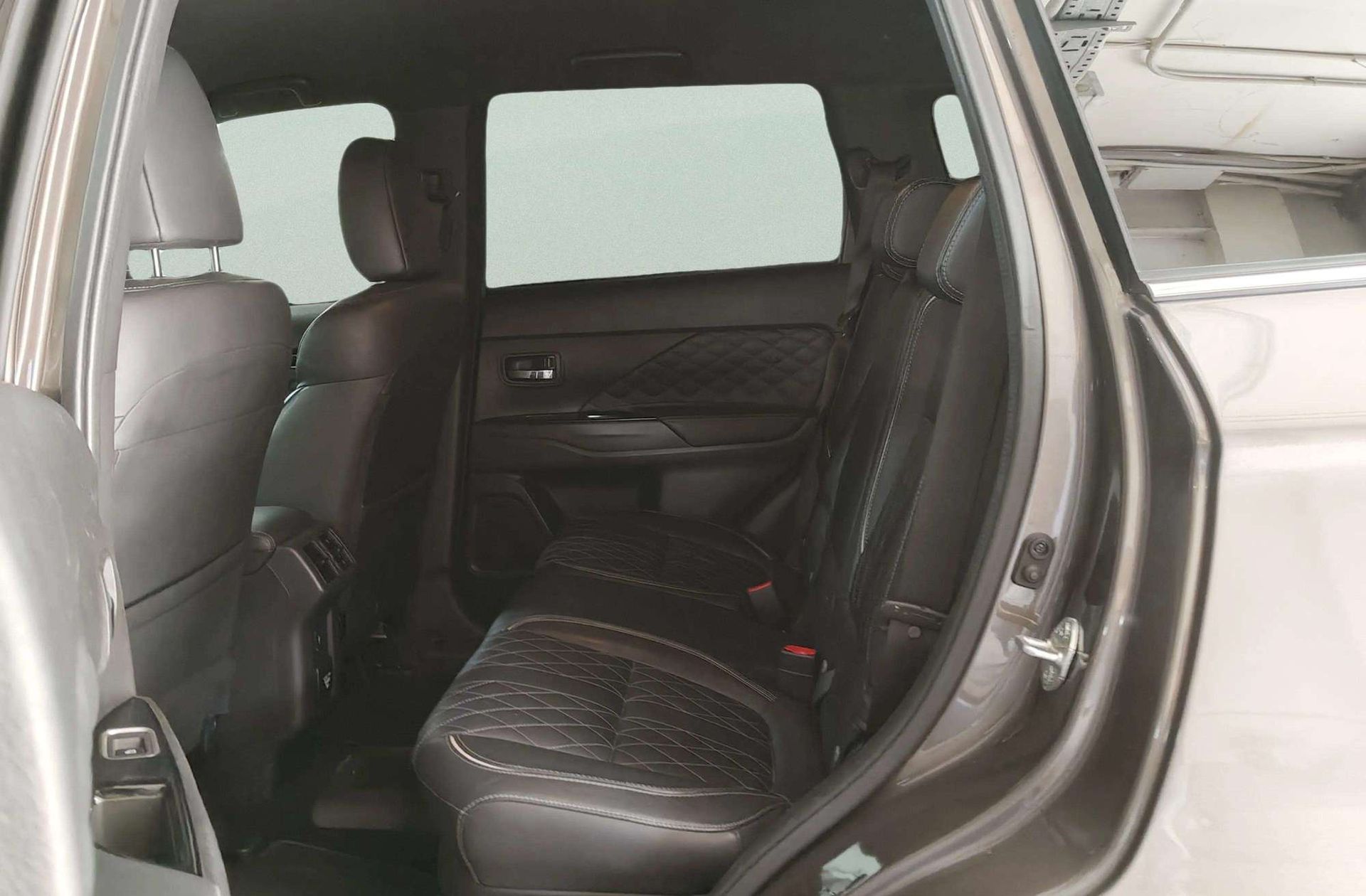 Mitsubishi Outlander 2.4 PHEV Kaiteki 4WD - foto 15