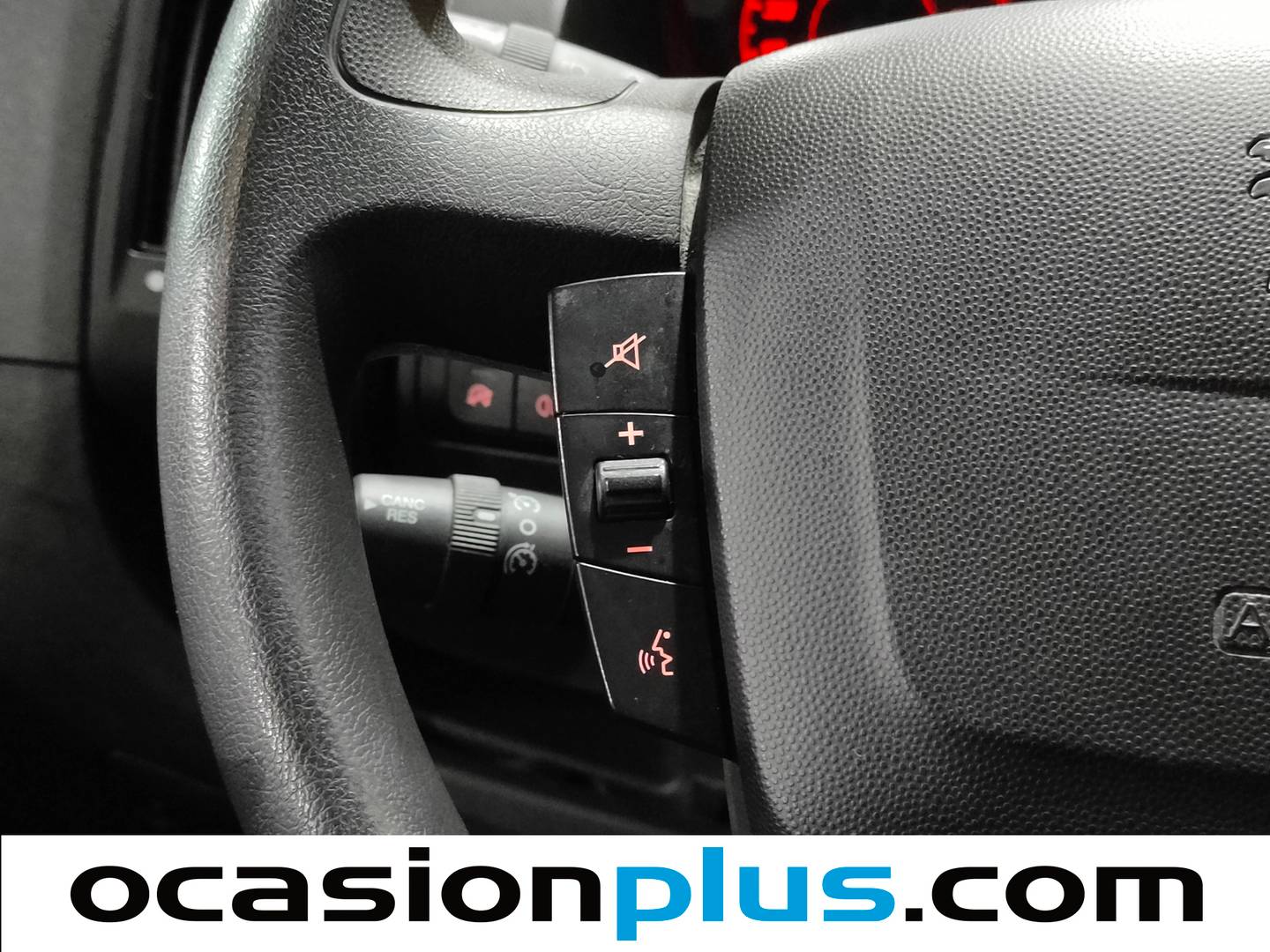 Equipamiento del Peugeot Boxer Peugeot Boxer Furgon BlueHDi 140 S&S 335 L3H2 (140 CV)