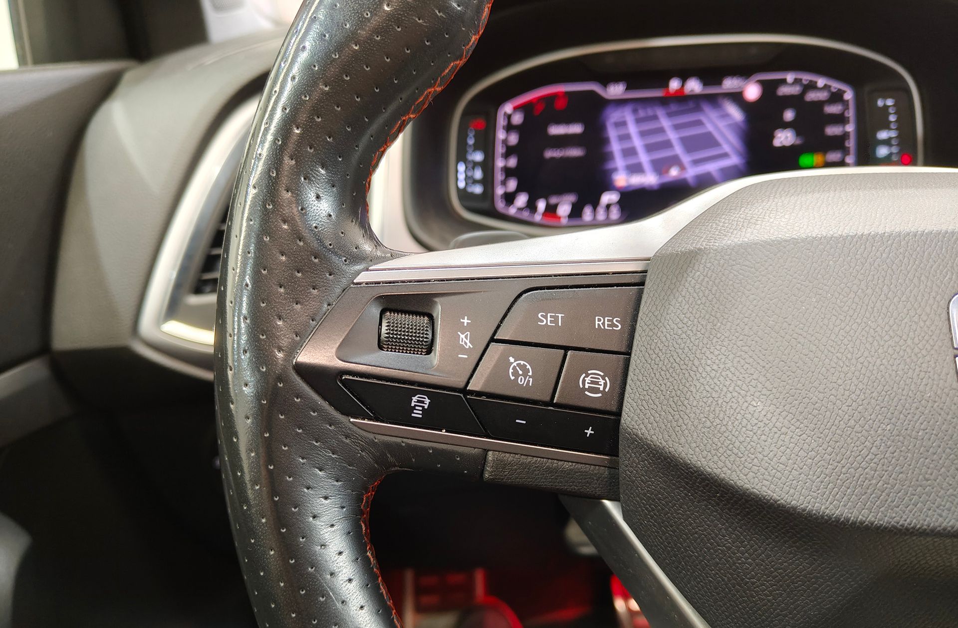 SEAT Ateca 2.0 TSI FR Go 4Drive DSG - foto 33