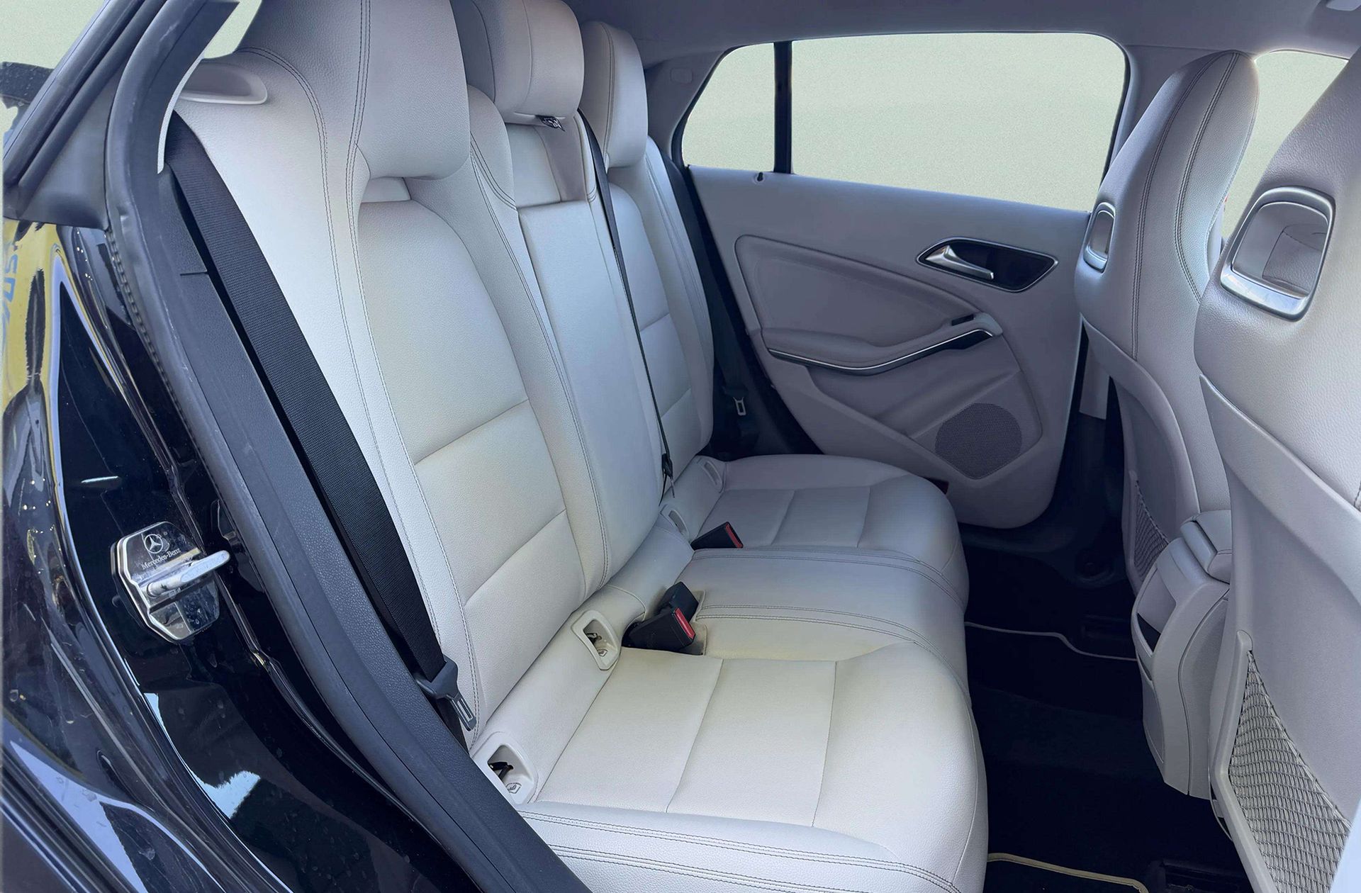 Mercedes-Benz CLA Shooting Brake 180 - foto 18