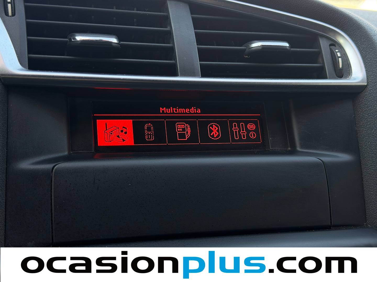 Equipamiento del Citroën C4 Citroën C4 BlueHDi 100 Live (100 CV)