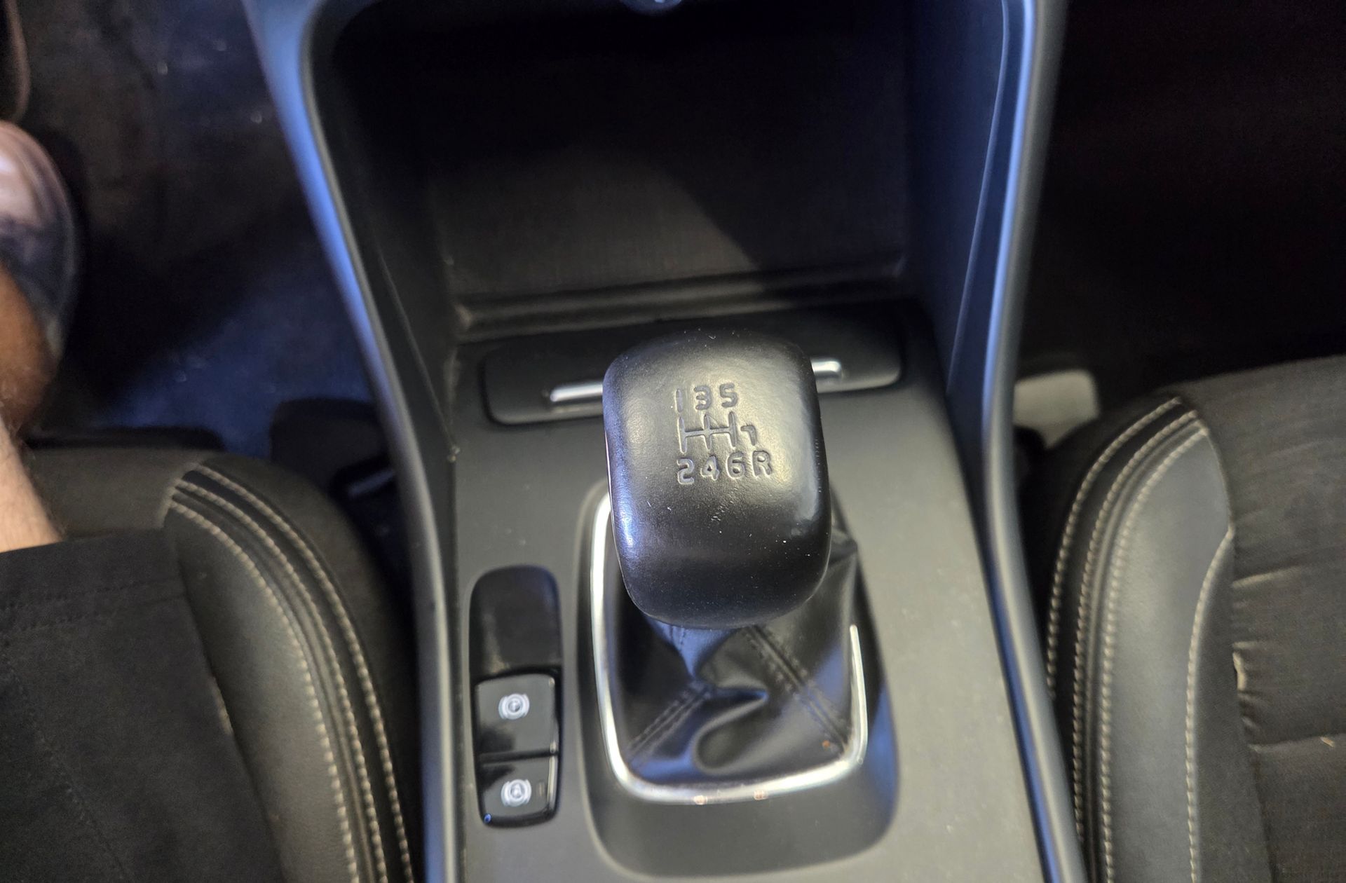 Volvo XC40 T3 Momentum - foto 5