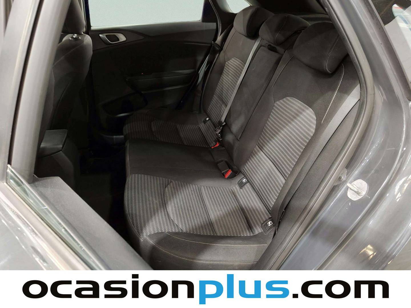 Foto asientos traseros KIA Ceed KIA Ceed 1.6 MHEV iMT Drive (136 CV)