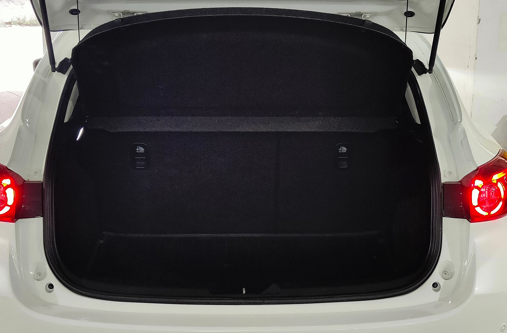 Mazda Mazda3 2.0 GE Black Tech Edition - foto 19