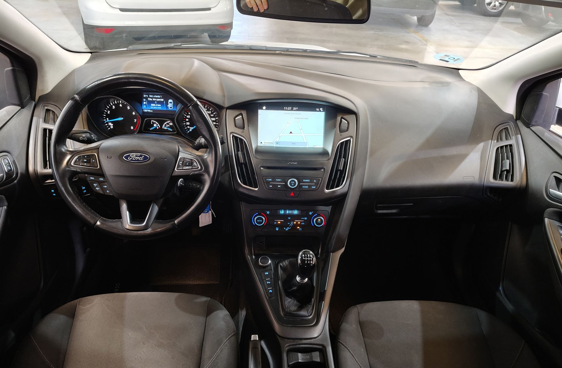 Ford Focus 1.0 EcoBoost Business - foto 6