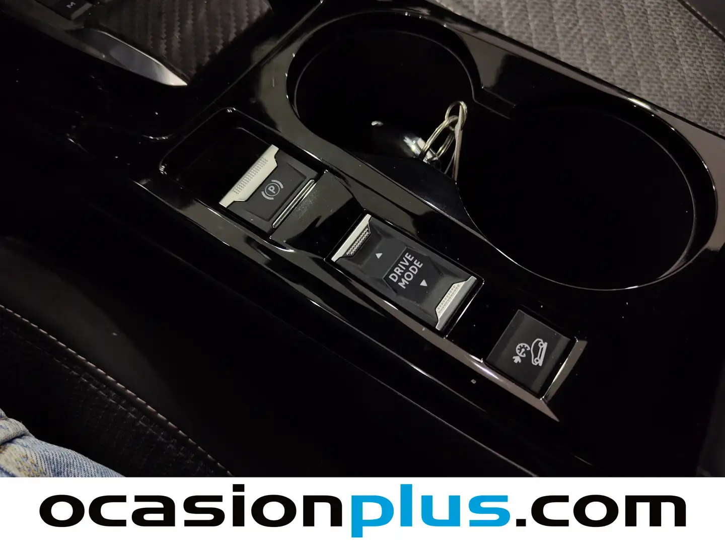 Foto Peugeot 2008 Peugeot 2008 Allure Hybrid eDCS6  (136 CV)