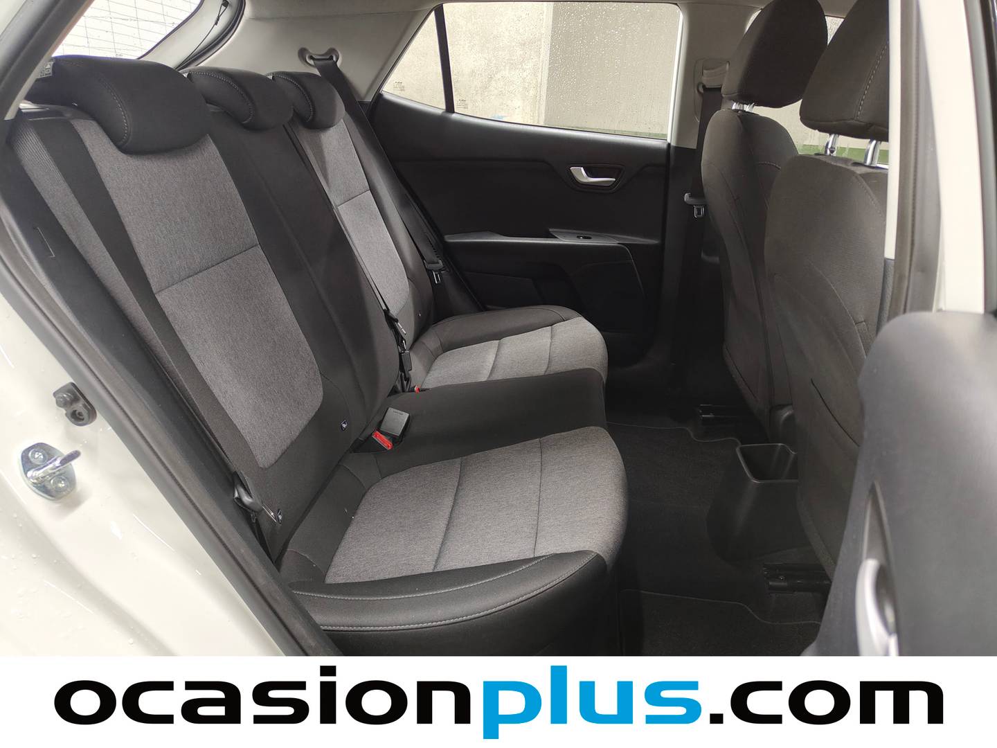 Foto asientos traseros KIA Stonic KIA Stonic 1.0 T-GDi MHEV MT Concept (100 CV)