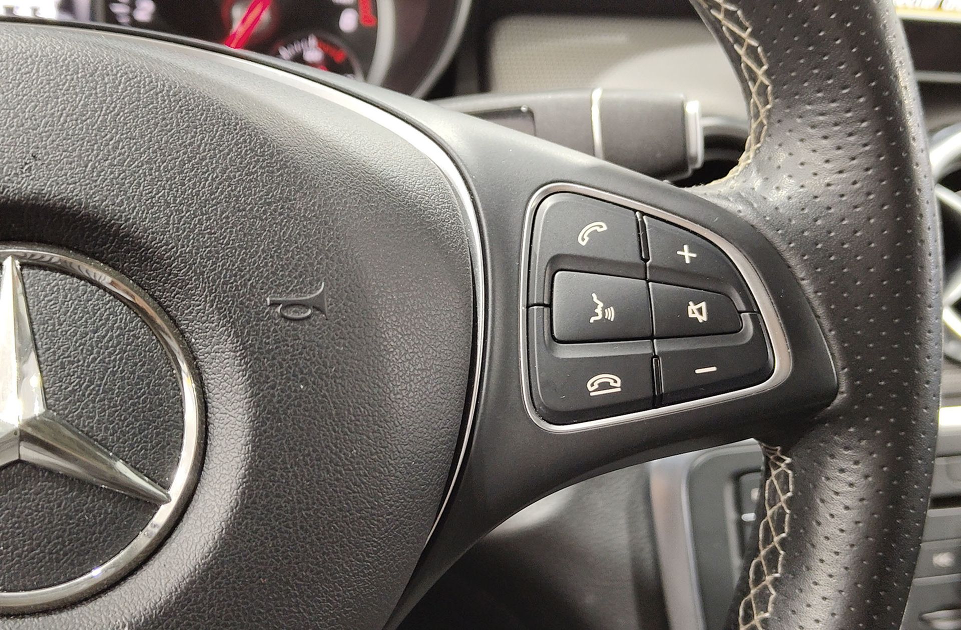 Mercedes-Benz GLA 220d 4Matic - foto 28